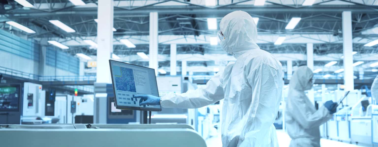 med manufacturing technicians at work